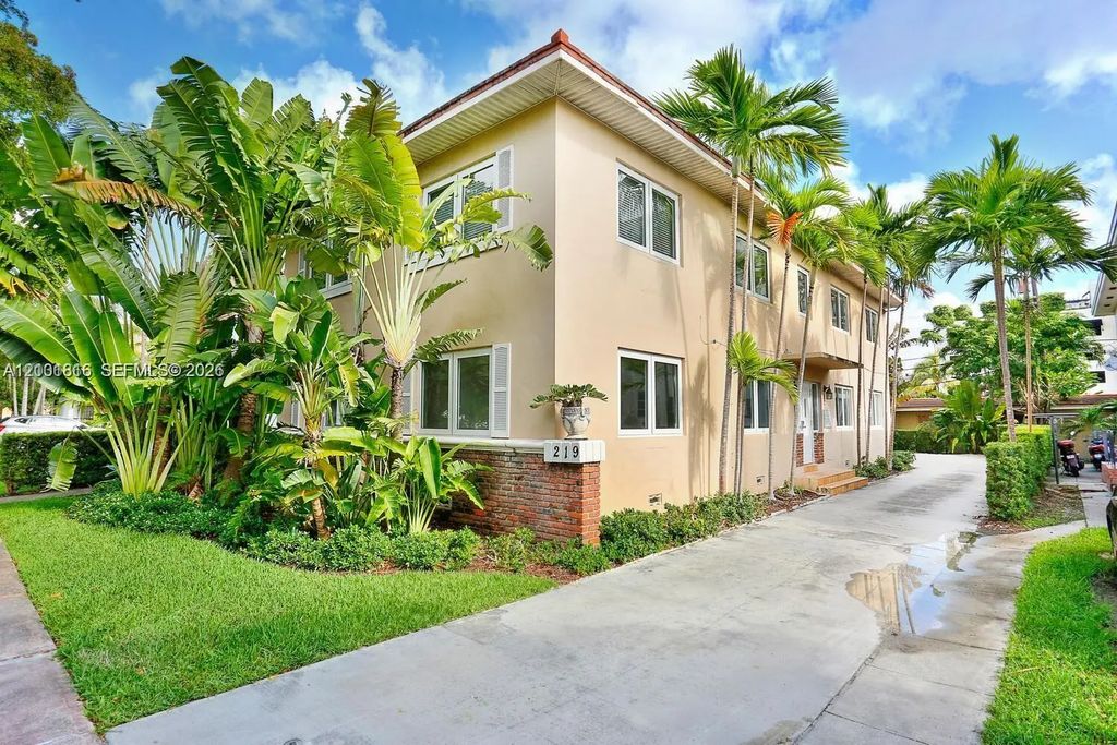 219 Menores Avenue #2, Coral Gables