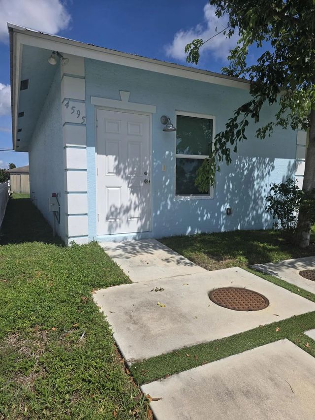 3 of 20 - 4595 Cambridge Street, Lake Worth Beach, FL