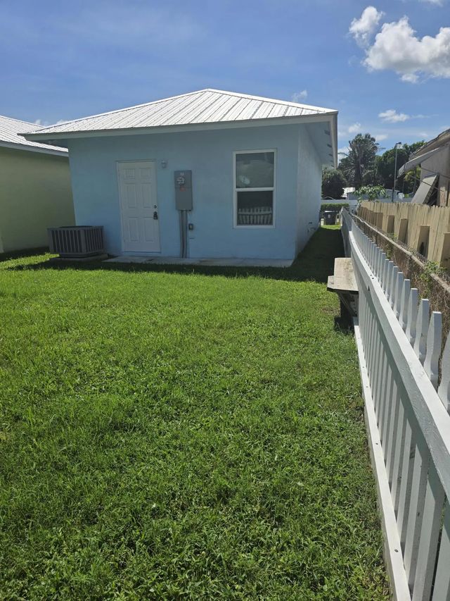 4 of 20 - 4595 Cambridge Street, Lake Worth Beach, FL