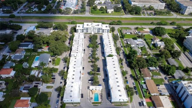 2 of 18 - 2651 Ne 212th Terrace #107, Miami, FL
