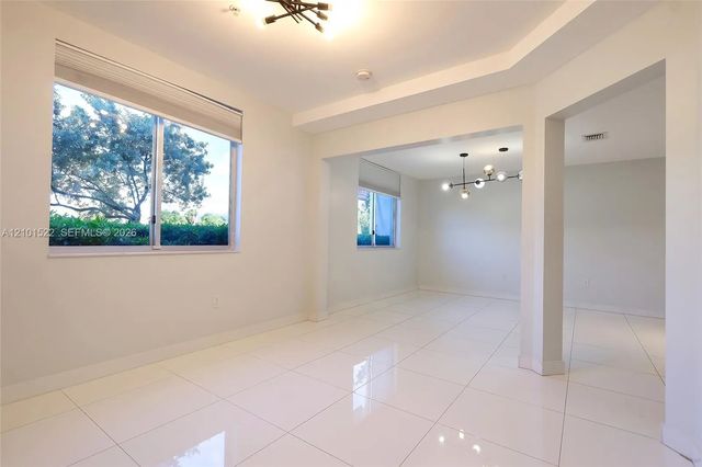 5 of 18 - 2651 Ne 212th Terrace #107, Miami, FL