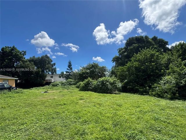 2950 Nw 48th, Miami