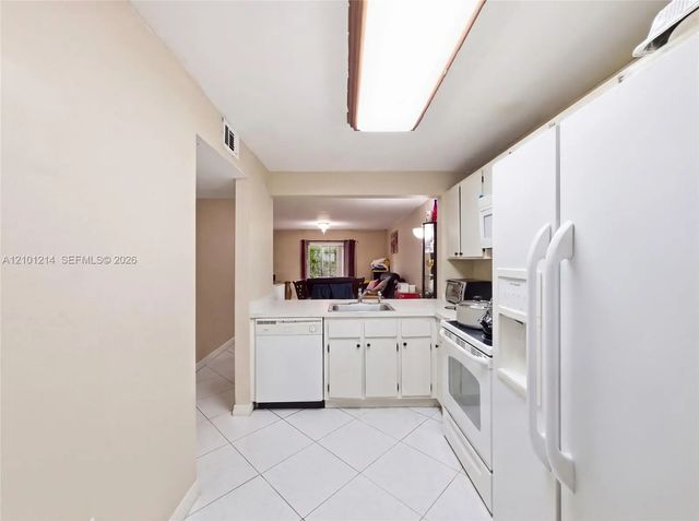 4 of 13 - 821 Ne 207th Lane #1-103, Miami, FL