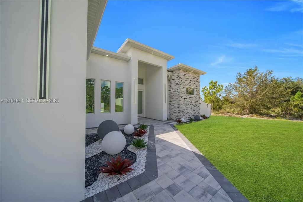 752 Clancy Street E, Lehigh Acres