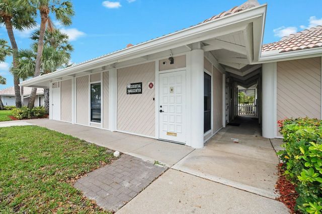 2 of 23 - 1501 Presidential Way #9, West Palm Beach, FL