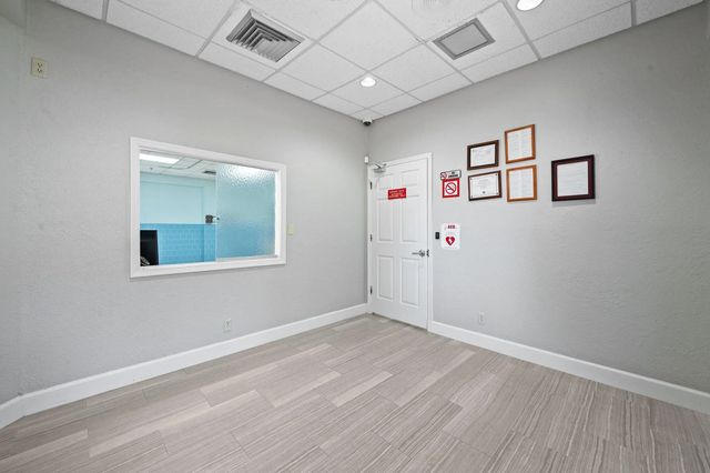 5 of 23 - 1501 Presidential Way #9, West Palm Beach, FL