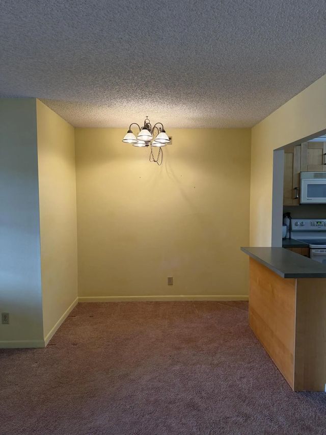 5 of 15 - 131 Lake Pine Circle #d2, Greenacres, FL