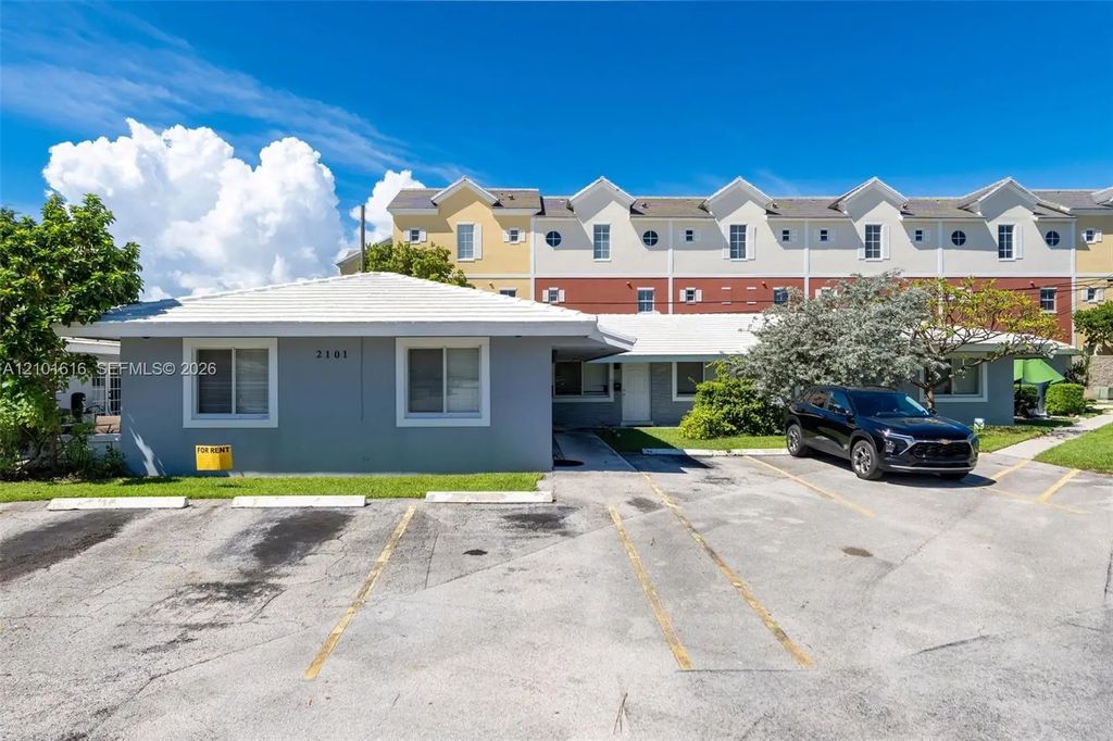 2101 Ne 41st Street #b, Lighthouse Point