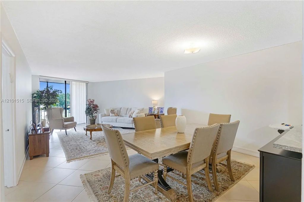 3900 N Hills Drive #307, Hollywood
