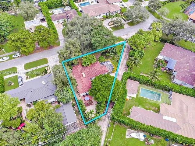 3 of 23 - 364 Navarre Drive, Miami Springs, FL