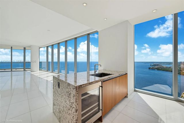 4 of 22 - 175 Se 25 Road #3002, Miami, FL
