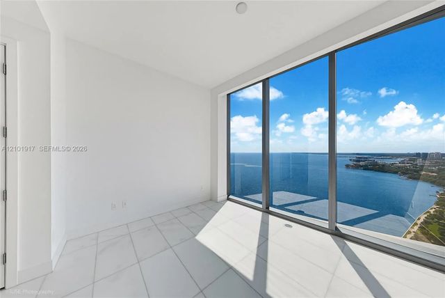5 of 22 - 175 Se 25 Road #3002, Miami, FL