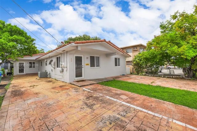 2 of 40 - 1816 Nw 22nd Court, Miami, FL