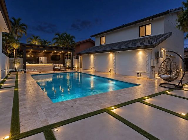 2 of 27 - 2026 Sw 137th Place, Miami, FL