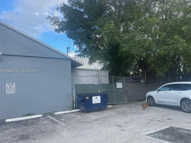 3 of 4 - 23095 S Dixie Highway, Miami, FL
