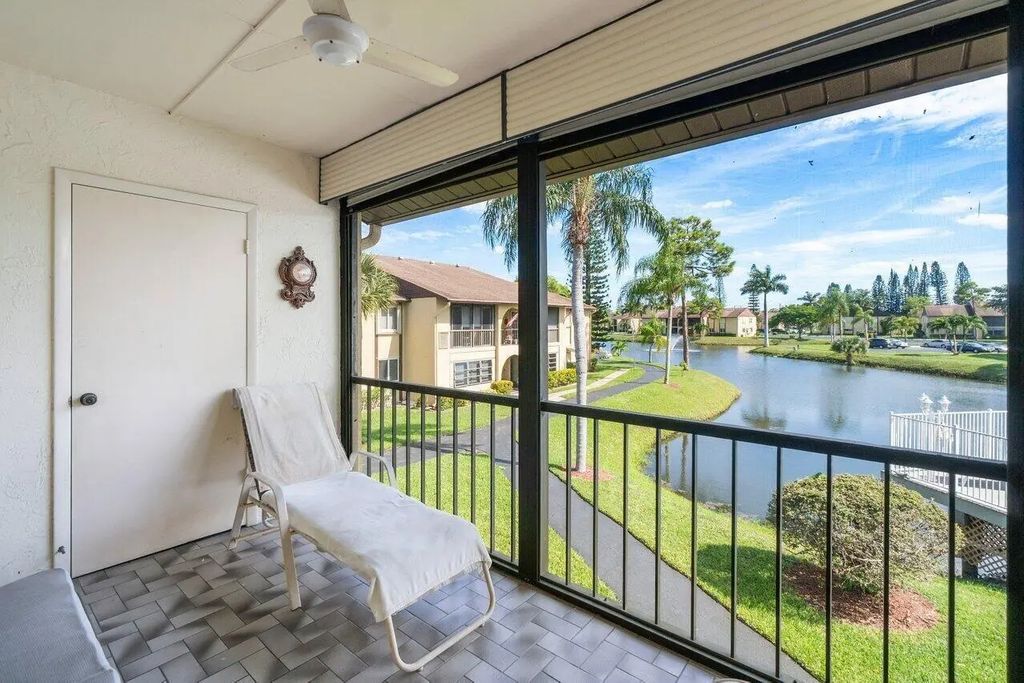 342 Pine Ridge B2 Circle #b-2, Greenacres