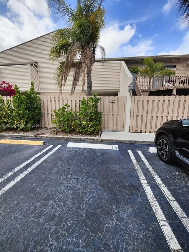 2 of 33 - 616 Executive Center Drive #107, West Palm Beach, FL