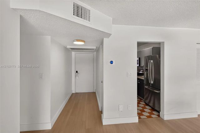 4 of 19 - 525 Coral Way #403, Coral Gables, FL