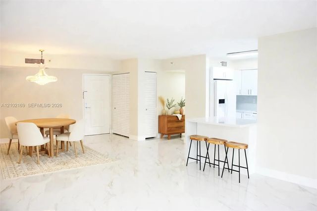 4 of 19 - 19101 Ne 36th Court #302, Aventura, FL