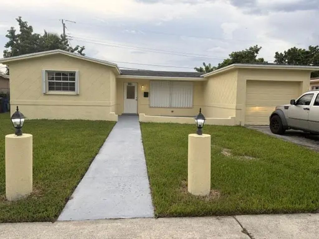 3921 Nw 35th Terrace, Lauderdale Lakes