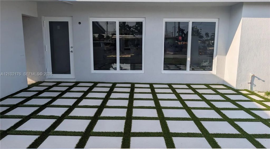 1201 W 60th Terrace, Hialeah