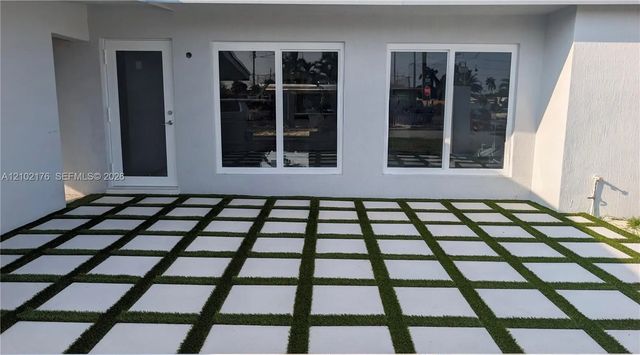 1201 W 60th Terrace, Hialeah