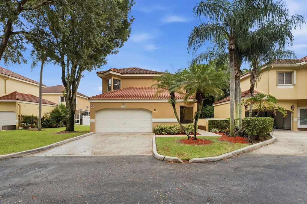 11375 Lakeview Drive #68-u, Coral Springs