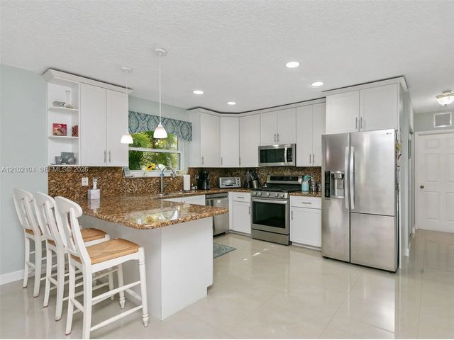 3 of 31 - 20565 Sw 80th Place, Cutler Bay, FL