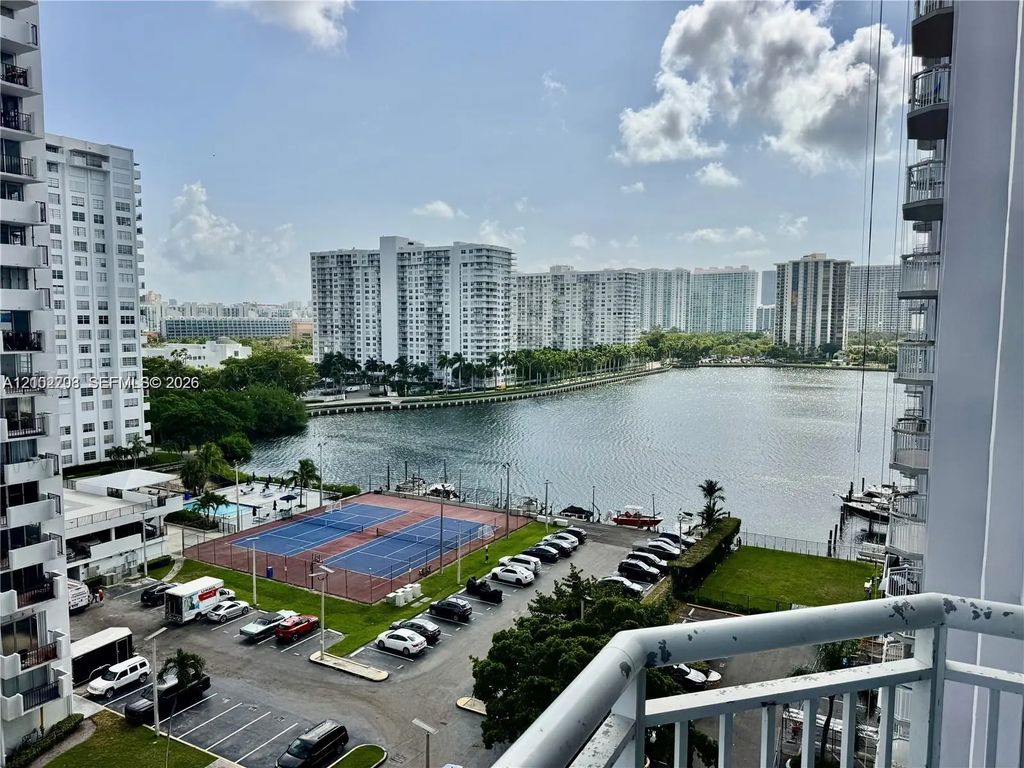 18051 Biscayne Boulevard #1002, Aventura