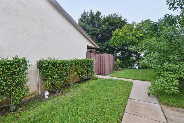 4 of 41 - 3402 Waterview Circle #b, Palm Springs, FL
