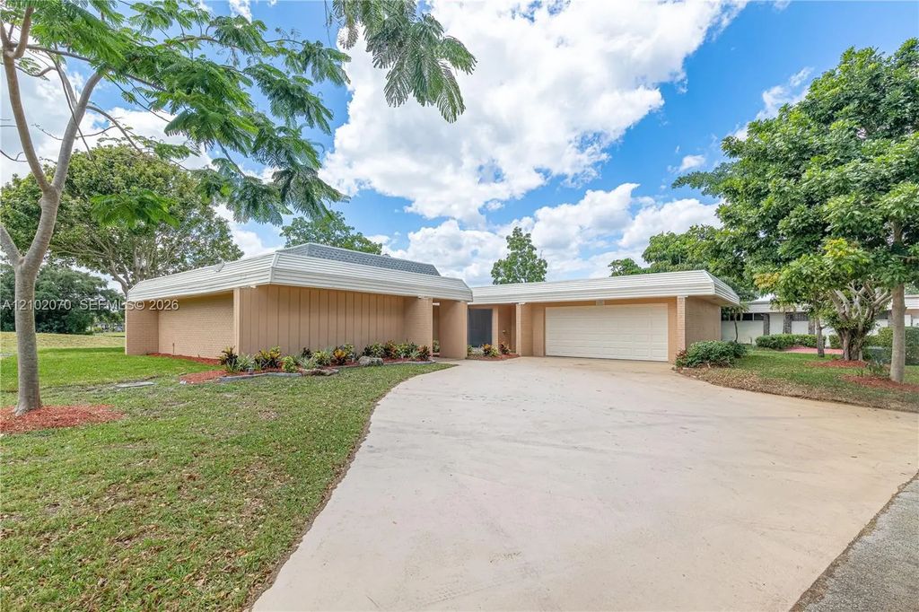 5201 Yellow Pine Lane, Tamarac