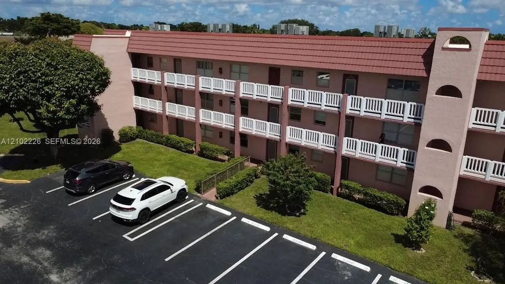 9641 Sunrise Lakes Boulevard #203, Sunrise