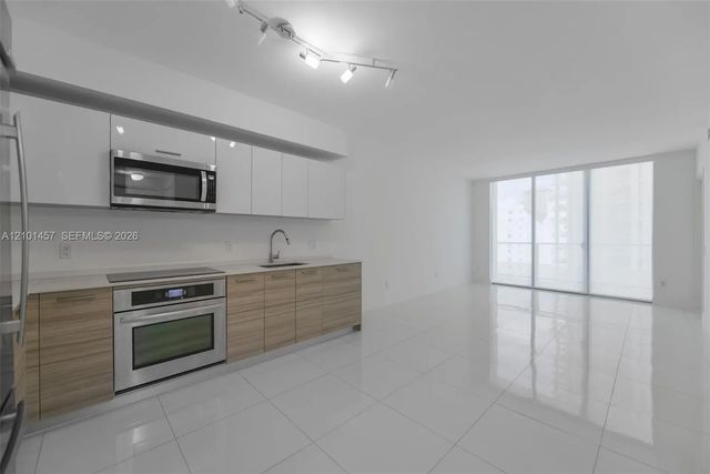 5 of 23 - 1300 Brickell Bay Drive #1203, Miami, FL