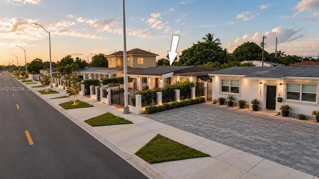5 of 21 - 4590 E 9th Lane, Hialeah, FL
