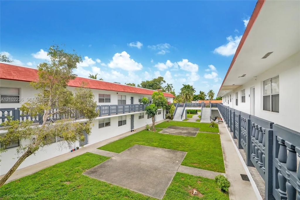 111 Nw 152nd Street #12, Miami