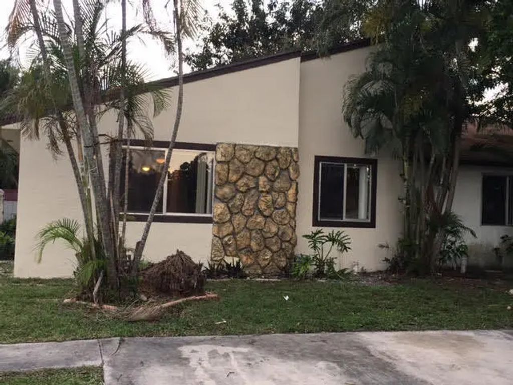 5096 Nw 5th Street, Delray Beach