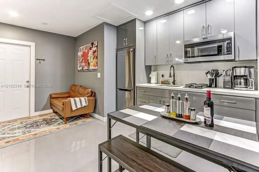 2302 Taylor Street #3, Hollywood