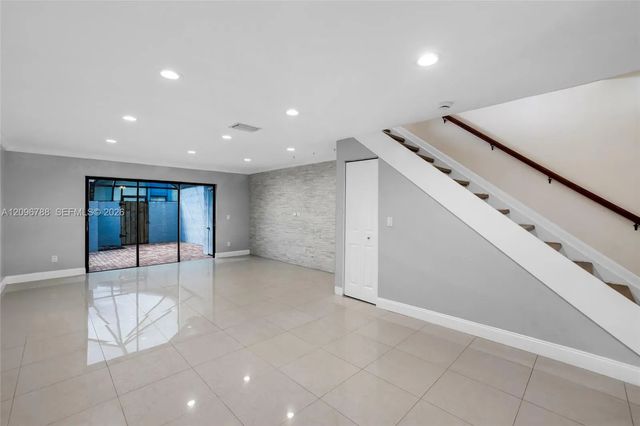 4 of 60 - 9166 Sw 21st Court #e, Boca Raton, FL