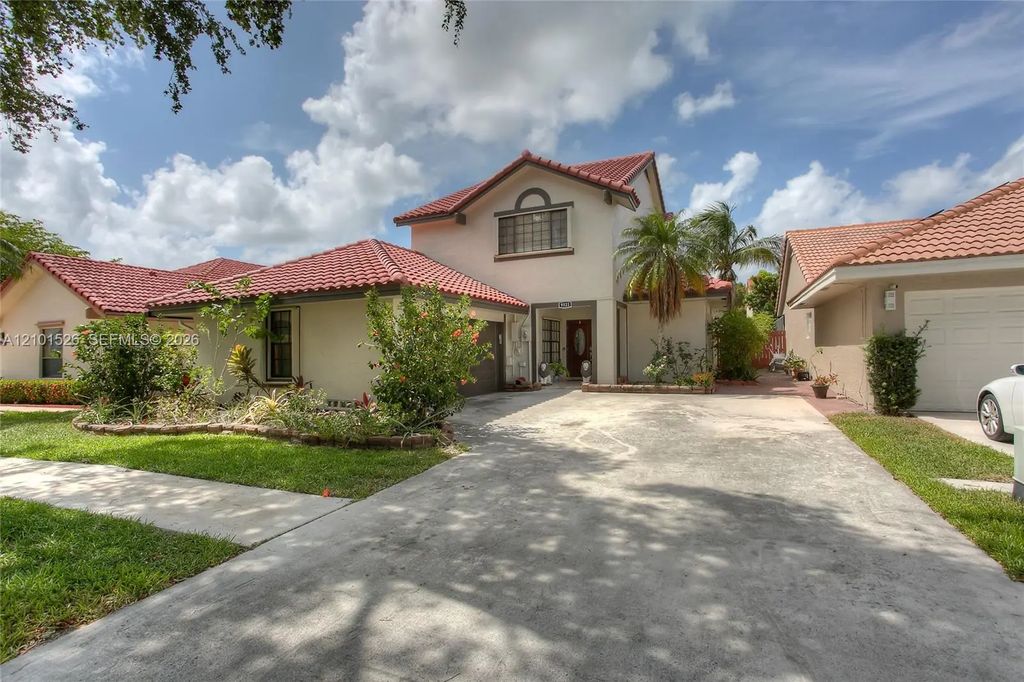 9521 Nw 18th Manor, Plantation