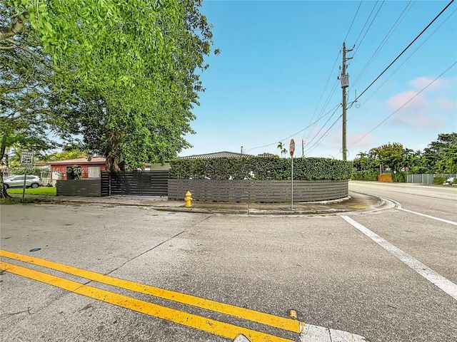 4 of 38 - 1770 Sw 17th Avenue, Miami, FL