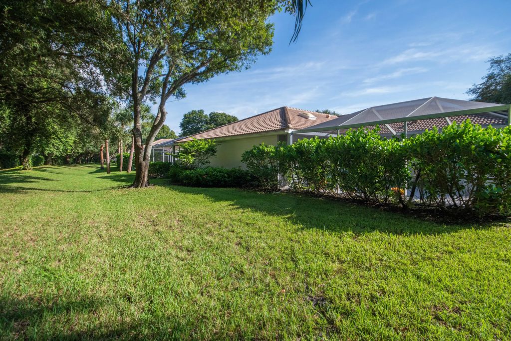 8704 Chapman Oak Court, Palm Beach Gardens
