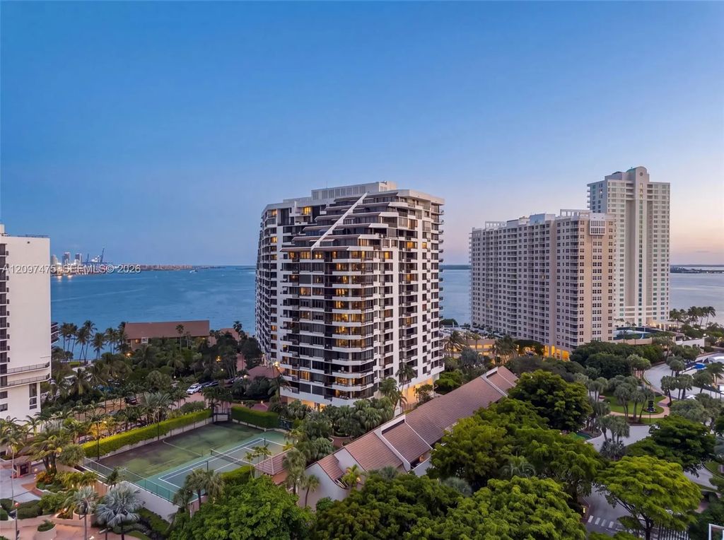 520 Brickell Key Drive #a721, Miami