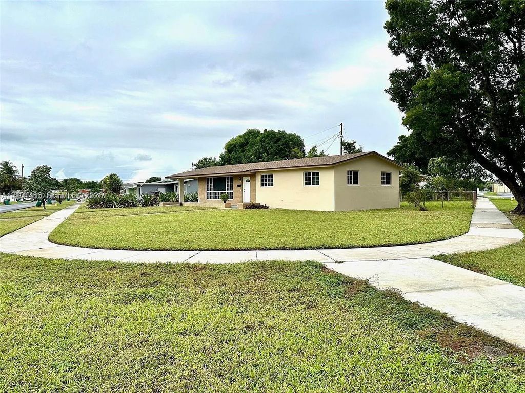 821 Nw 173rd Terrace, Miami Gardens