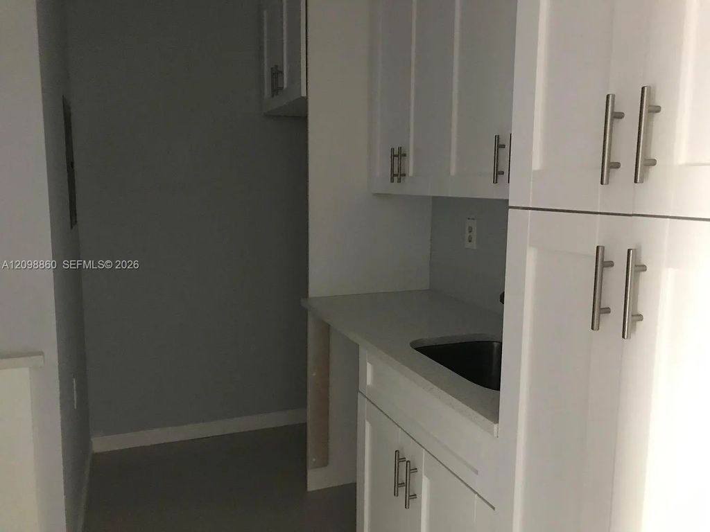 1133 N Benoist Farms #103, West Palm Beach