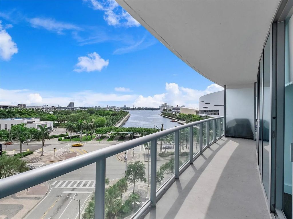 888 Biscayne Boulevard #612, Miami