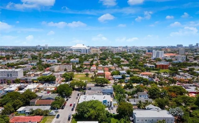 5 of 50 - 905 Sw 13th Court, Miami, FL