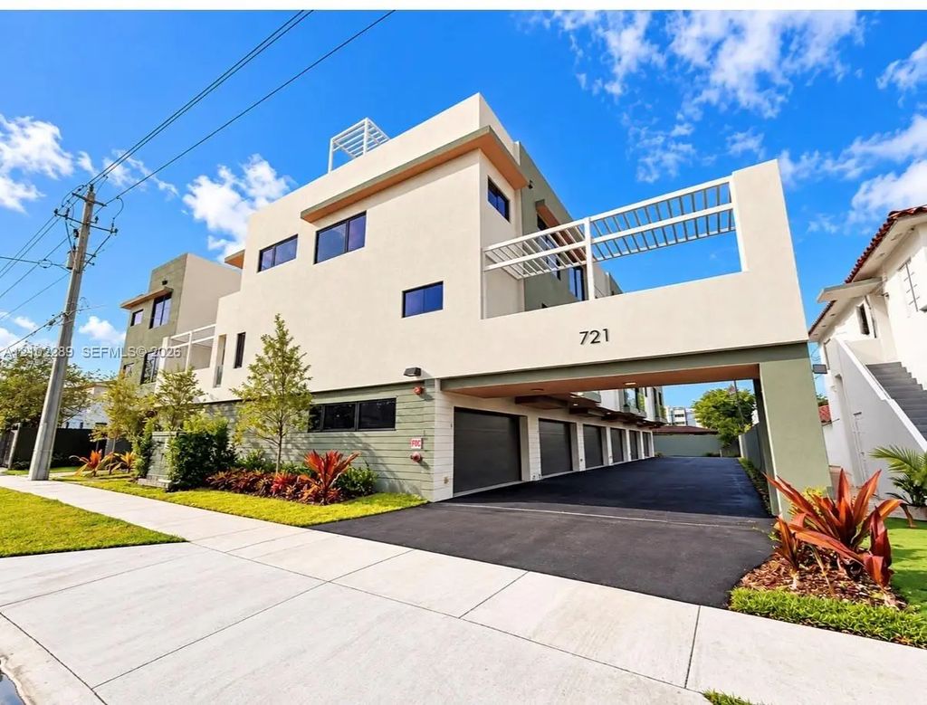 721 Sw 11th Street #b, Miami