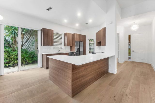 5 of 48 - 2580 Kittbuck Way, West Palm Beach, FL