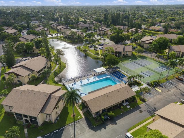 313 Pine Ridge Circle #c-2, Greenacres