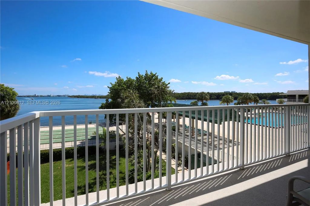 300 Bayview Drive #216, Sunny Isles Beach